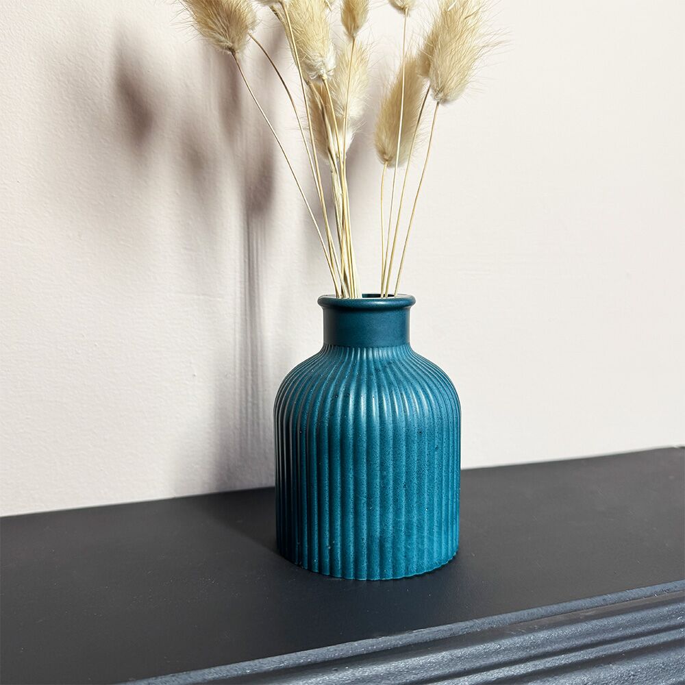 Handmade Jesmonite Modern Ribbed Bud Vase - Image 3