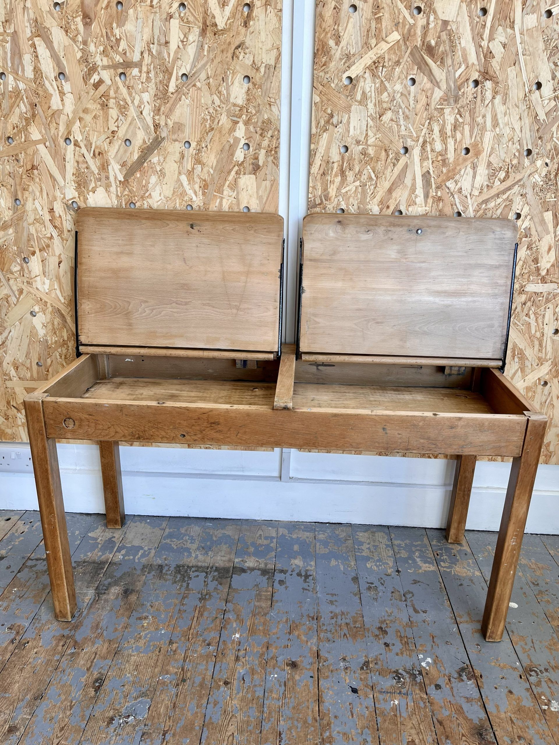 'Phoebe' School Desk - Image 4